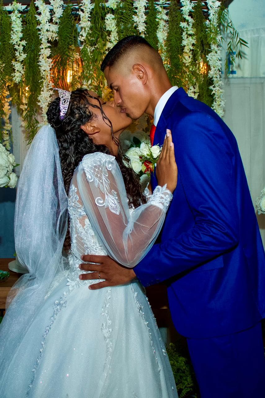 Casal no altar